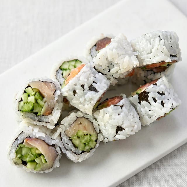 Reg. Yellowtail Roll.