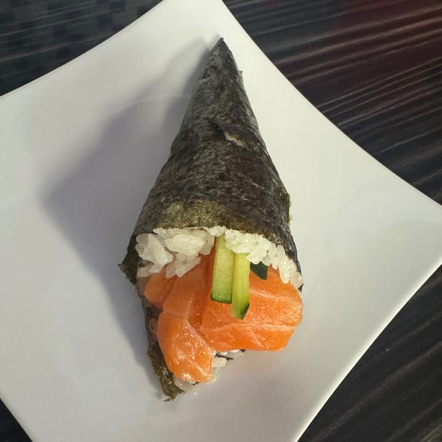 Salmon Hand Roll.